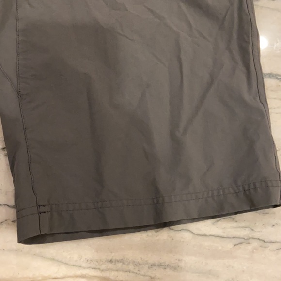 Like New Patagonia Shorts 32 - Picture 3 of 8